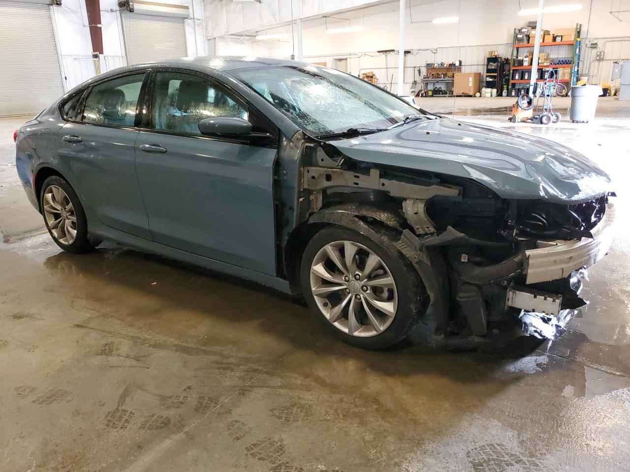 2015 Chrysler 200 S - Фото 4