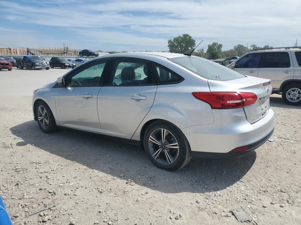 2017 Ford Focus Se - Image 2