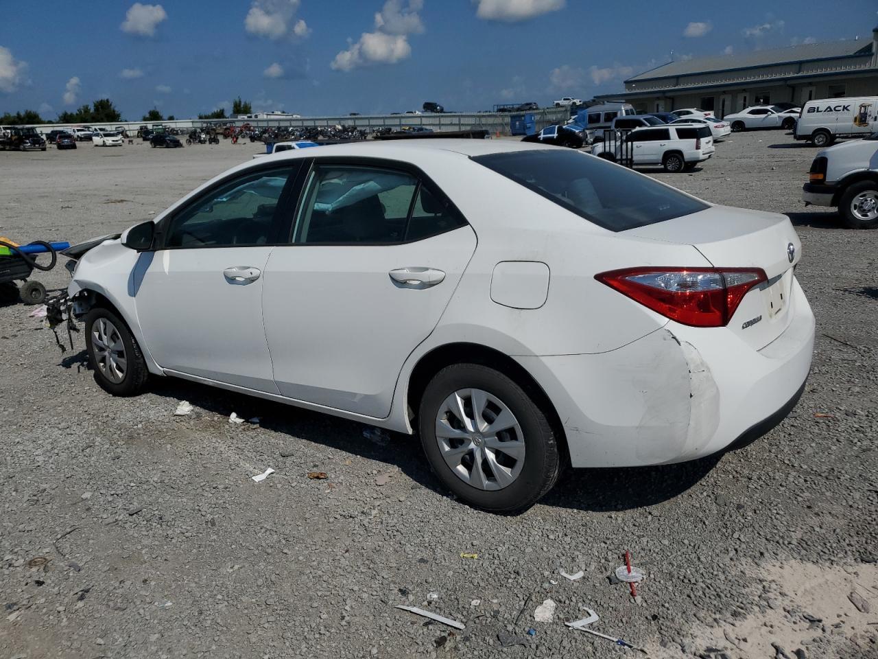 2015 Toyota Corolla L - Фото 2