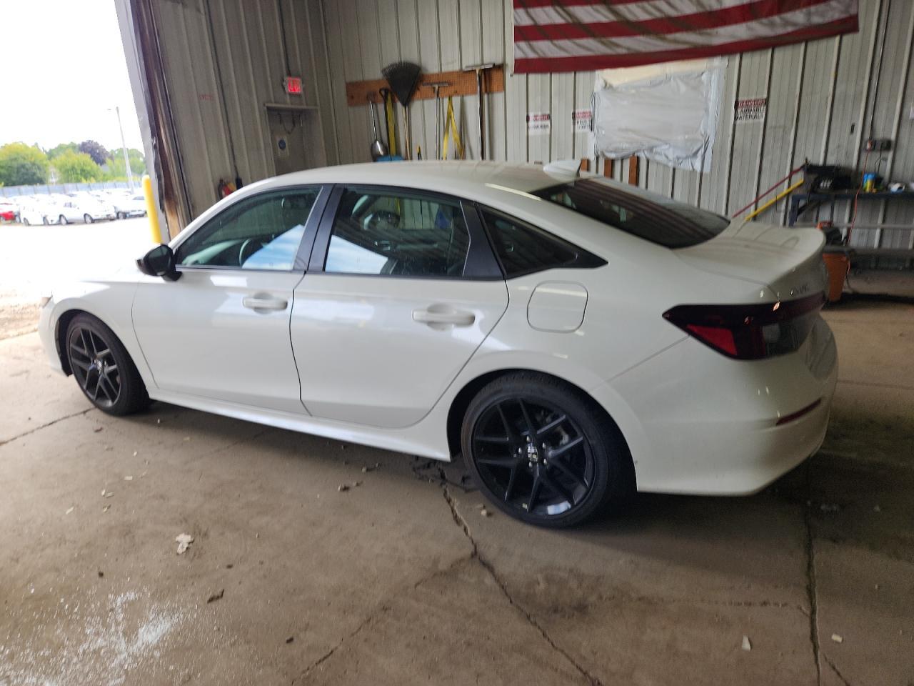 2025 Honda Civic Sport - Фото 2