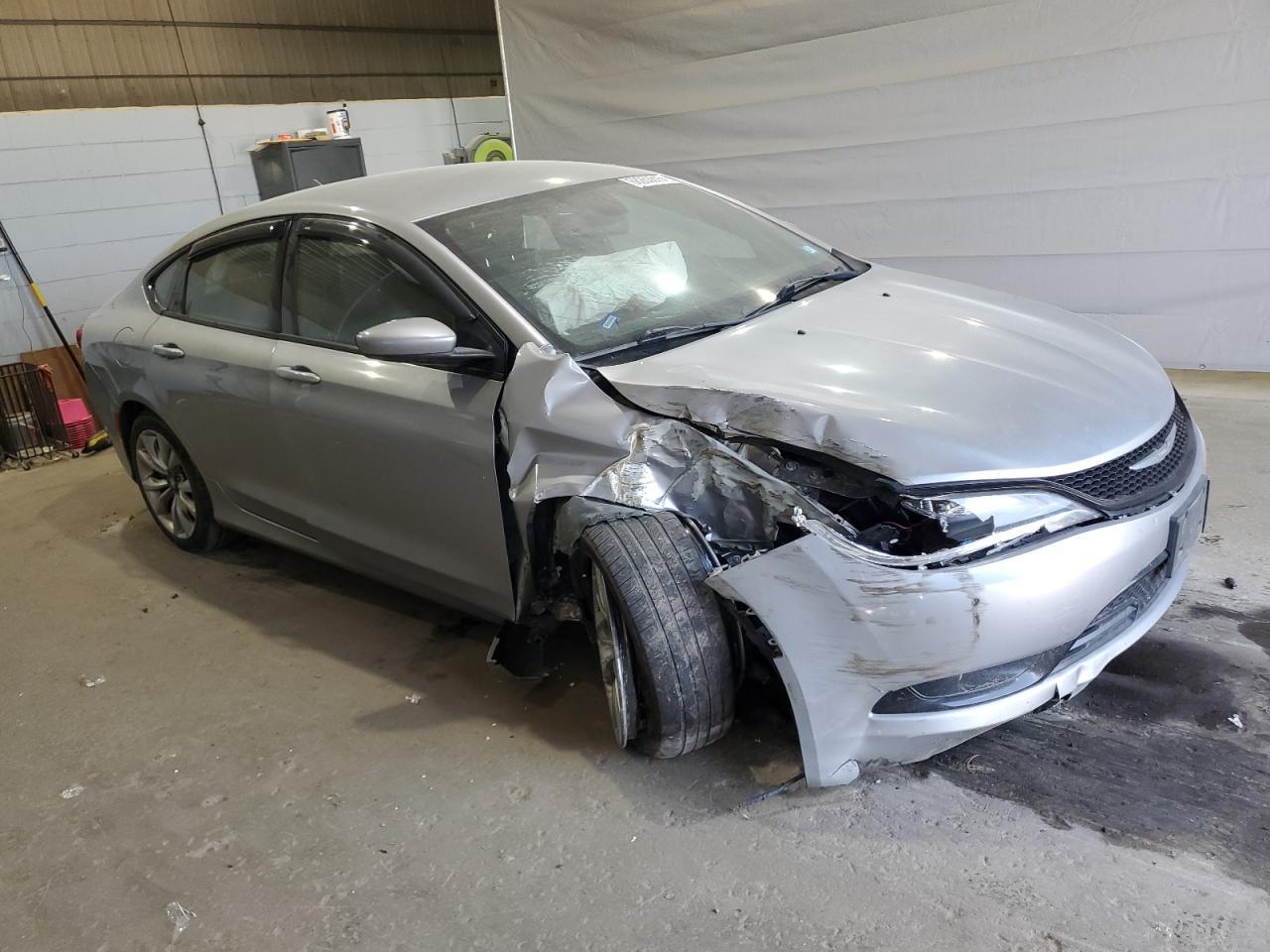 2015 Chrysler 200 S - Image 4