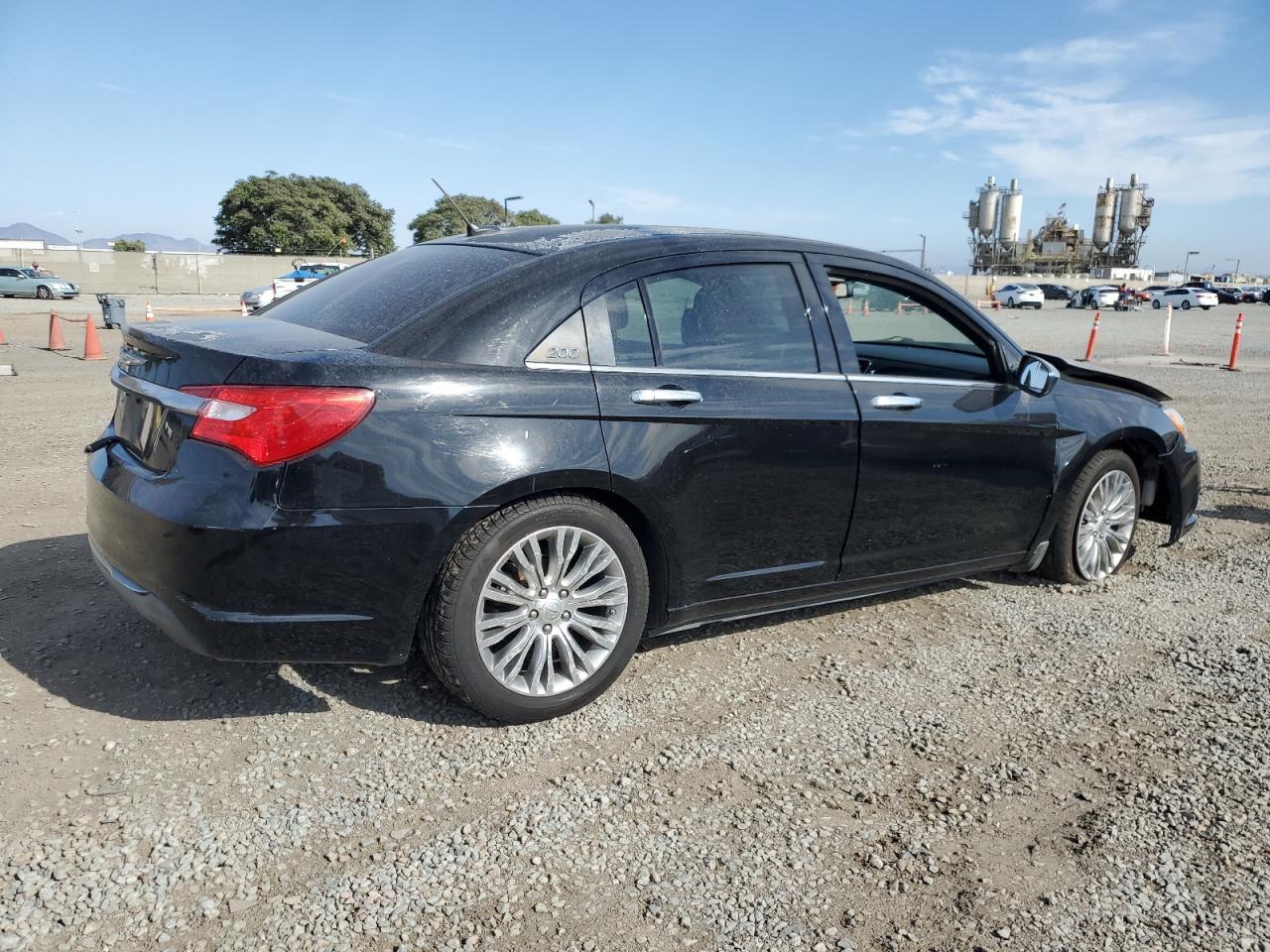2012 Chrysler 200 Limited - Image 3
