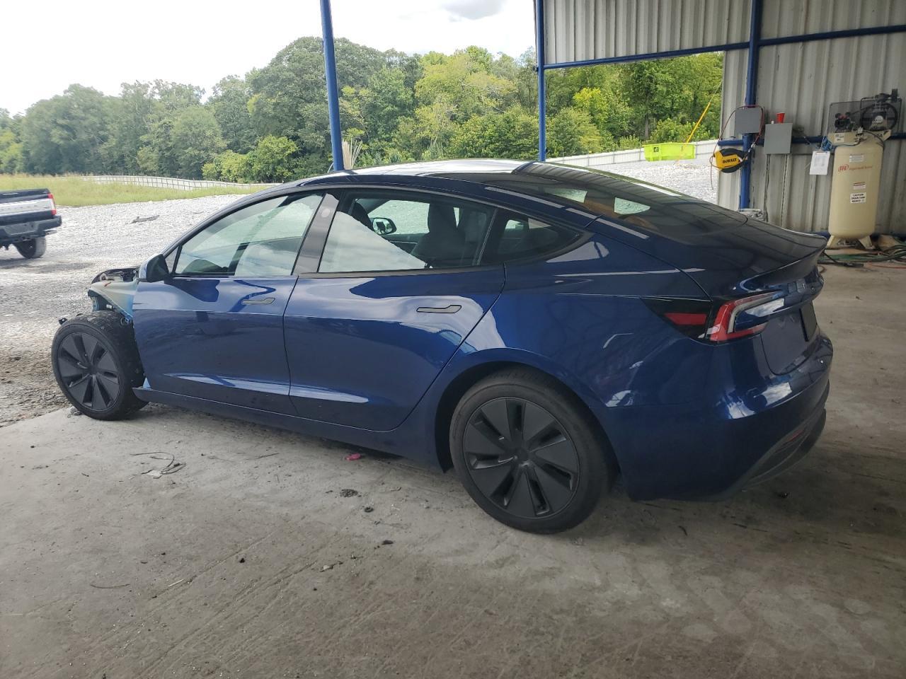 2024 Tesla Model 3 - Фото 2