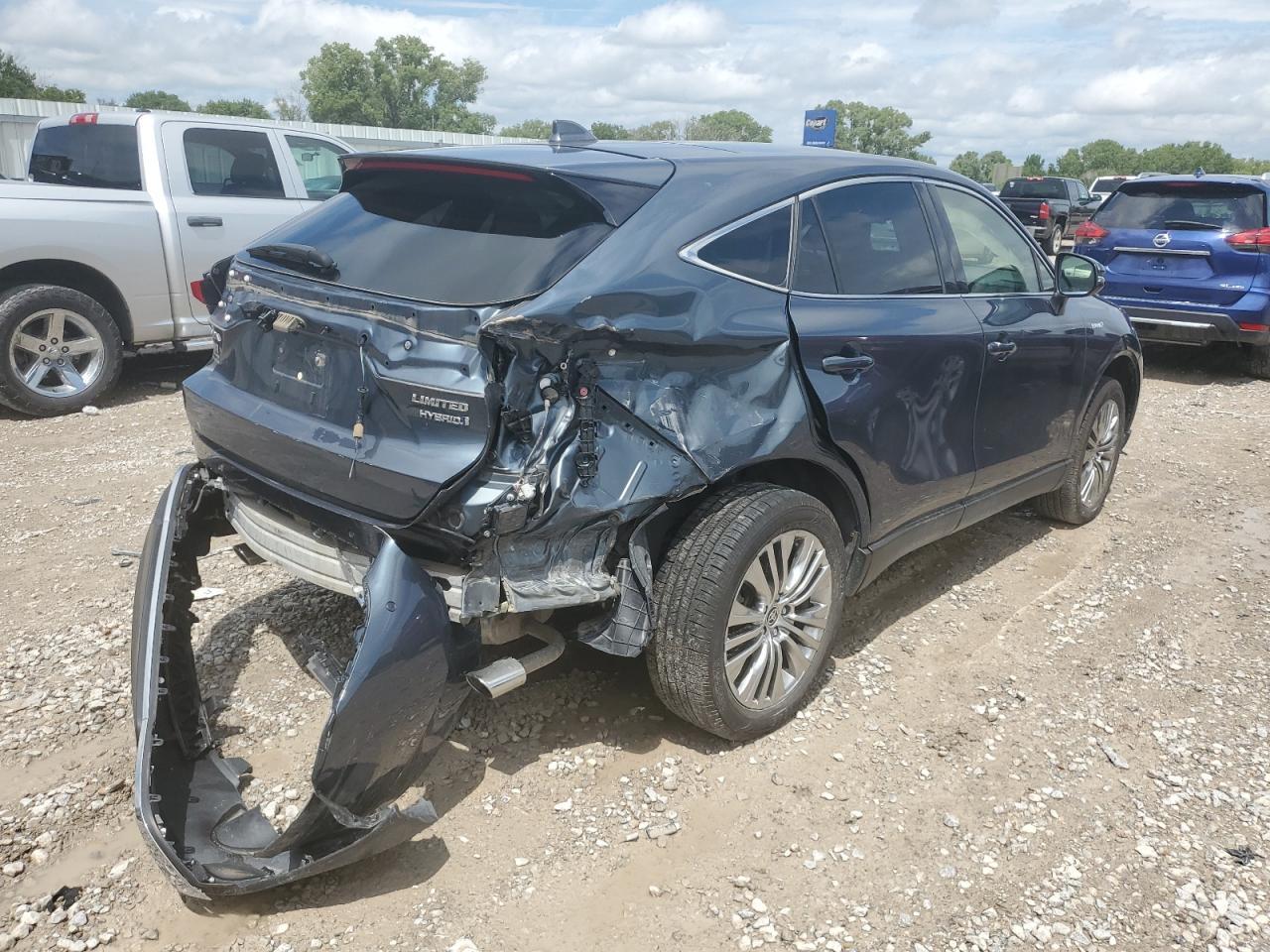 2021 Toyota Venza Le - Фото 3