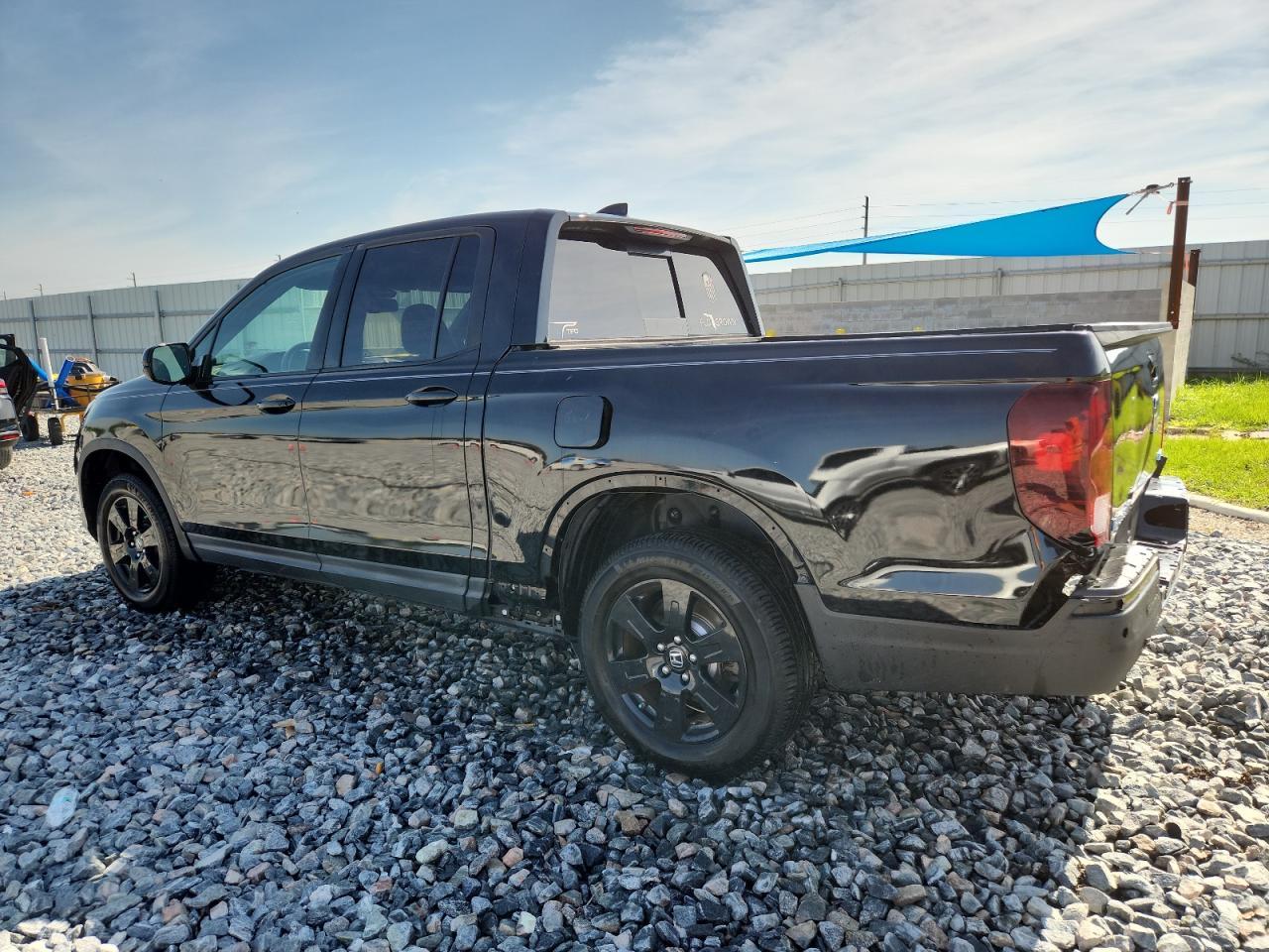 2018 Honda Ridgeline Black Edition - Image 2