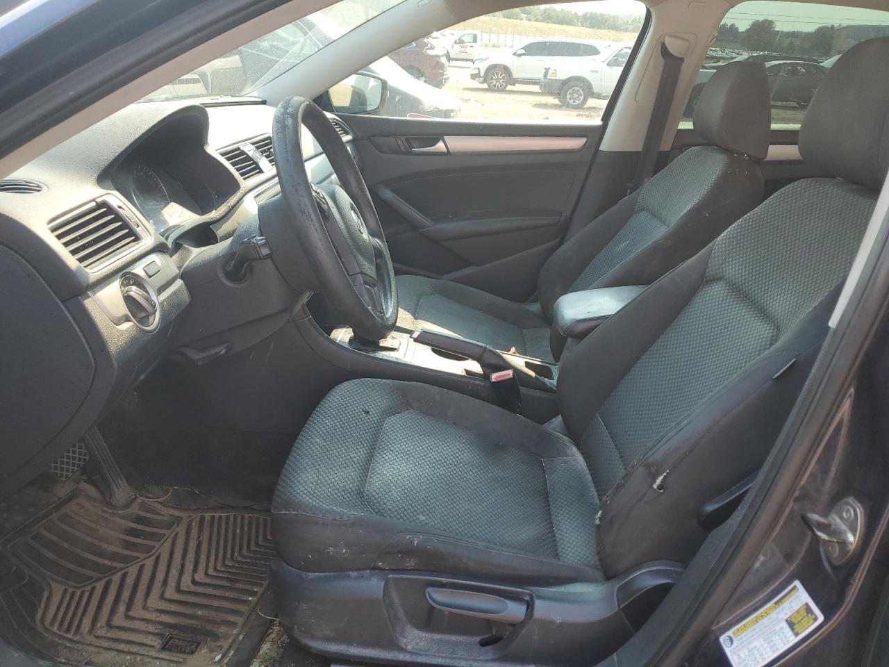 2014 Volkswagen Passat S - Image 7