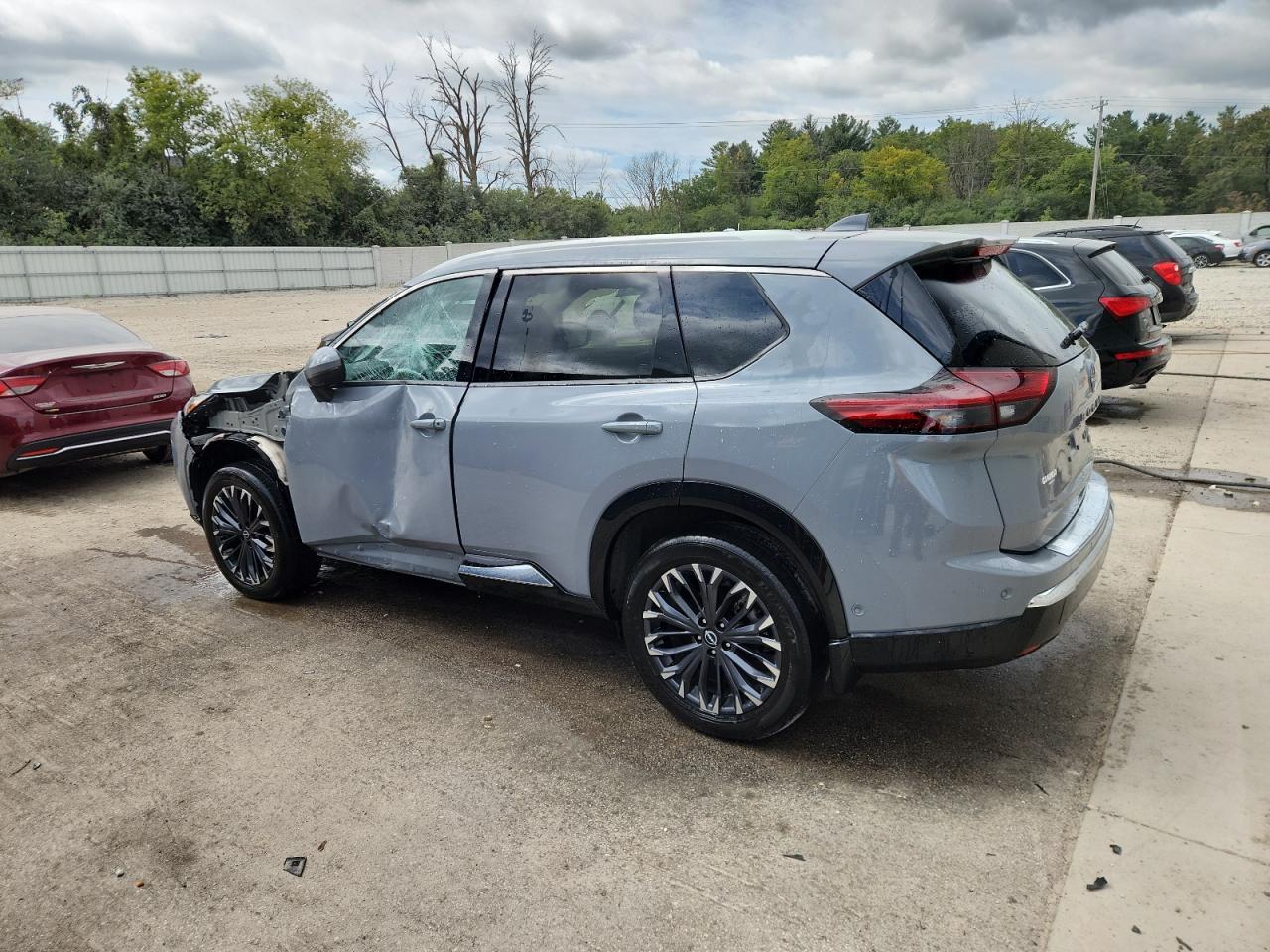 2024 Nissan Rogue Platinum - Фото 2