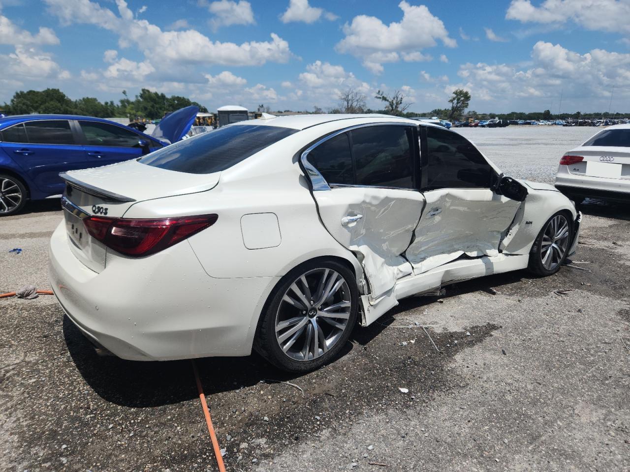 2018 Infiniti Q50 Luxe - Фото 3