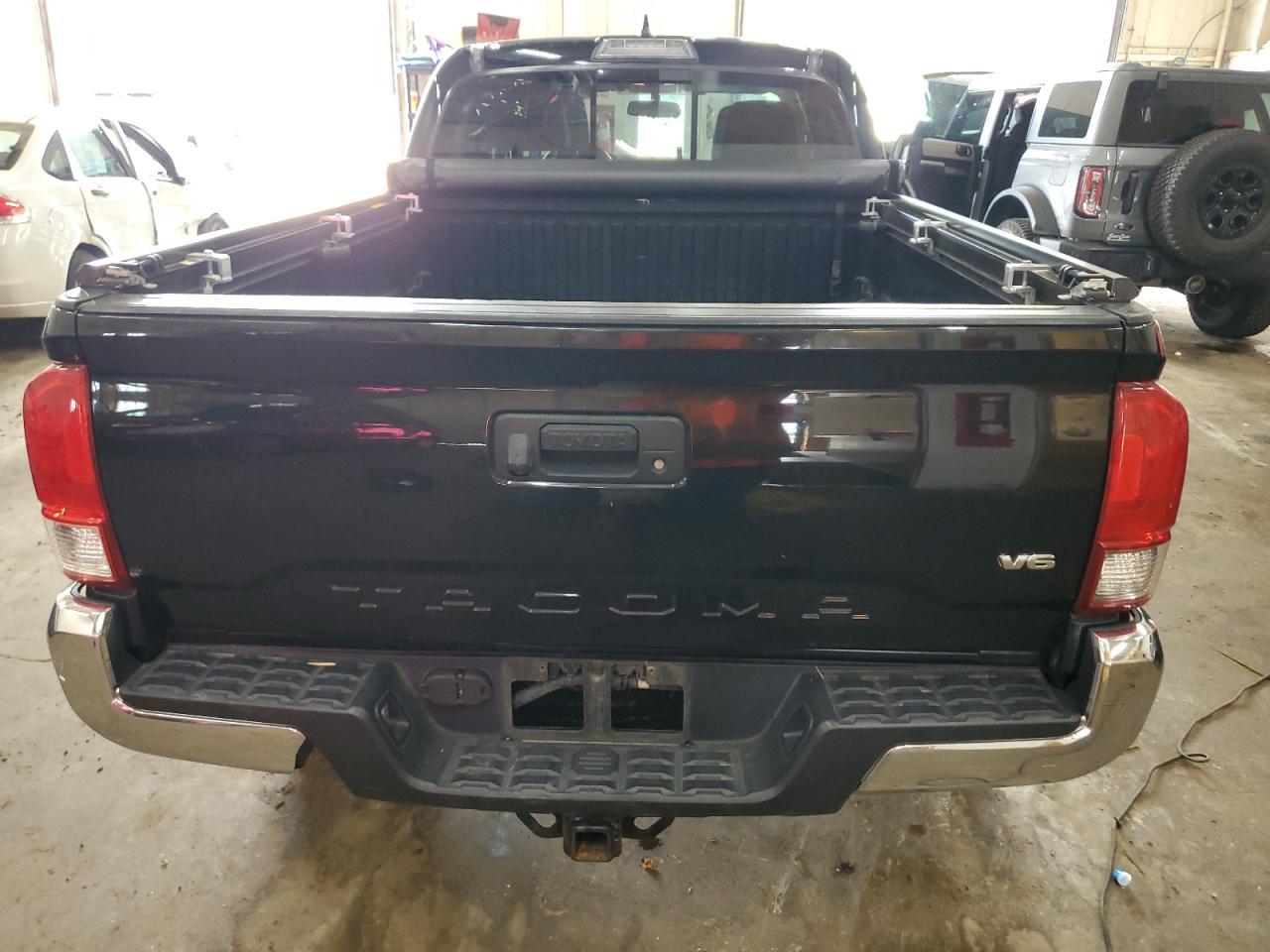 2017 Toyota Tacoma Double Cab - Фото 6