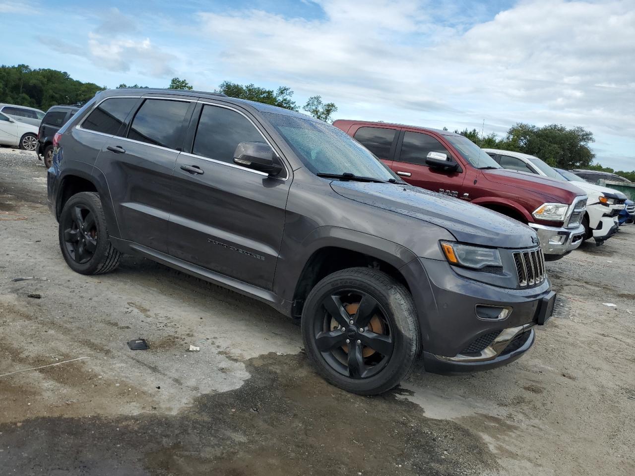 2015 Jeep Grand Cherokee Overland - Image 4