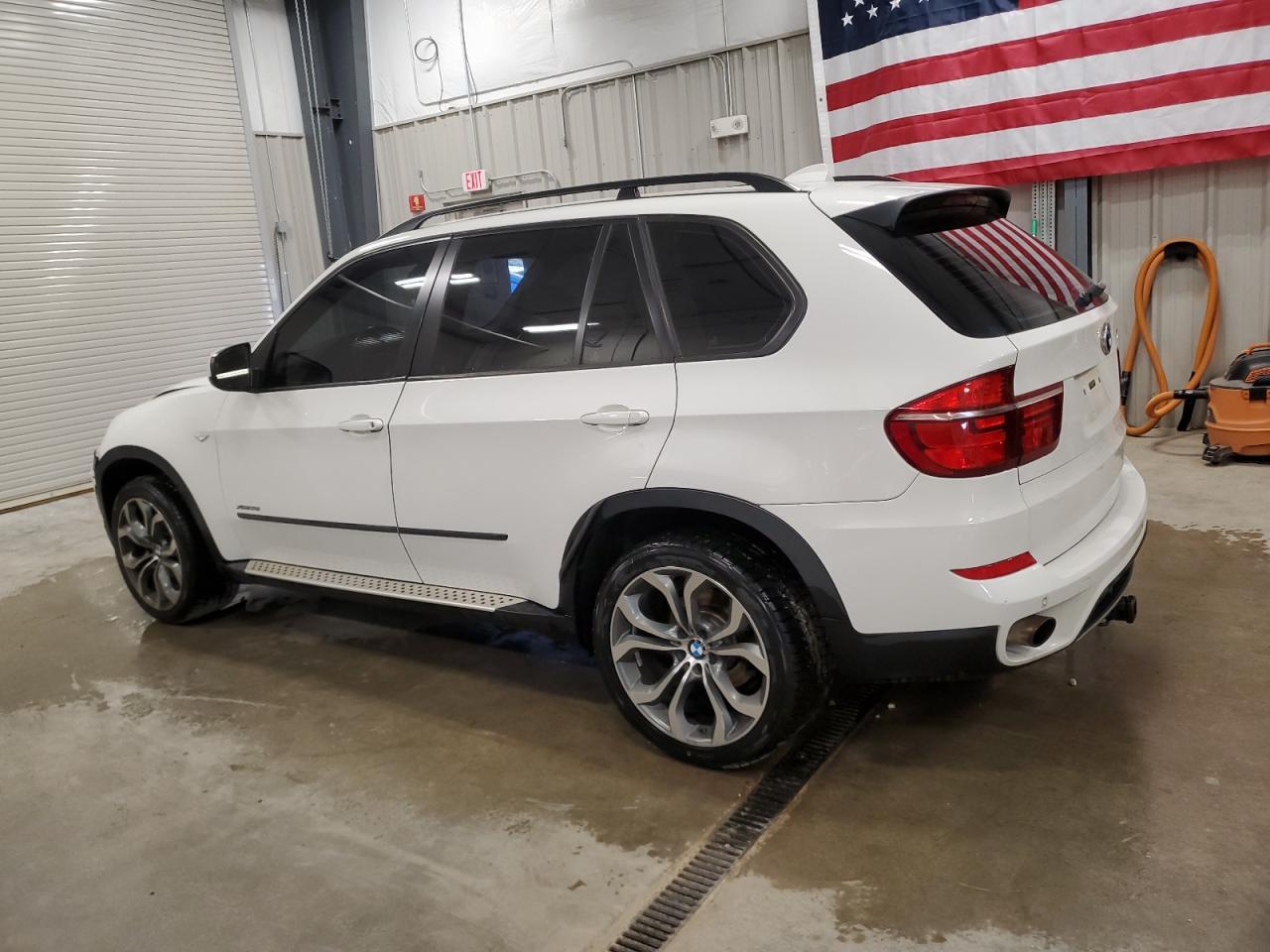 2013 BMW X5 xDrive35I - Image 2