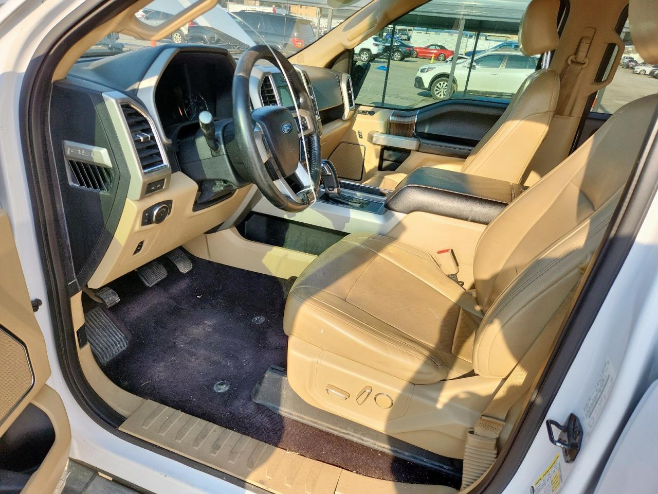 2017 Ford F150 Lariat - Фото 7