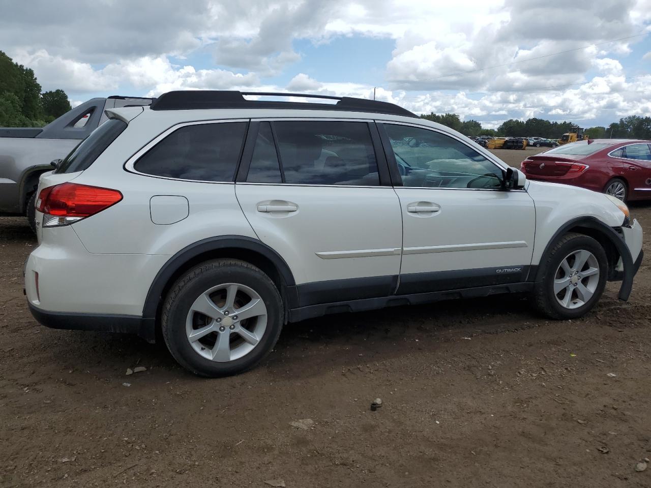 2014 Subaru Outback 2.5I Premium - Image 3