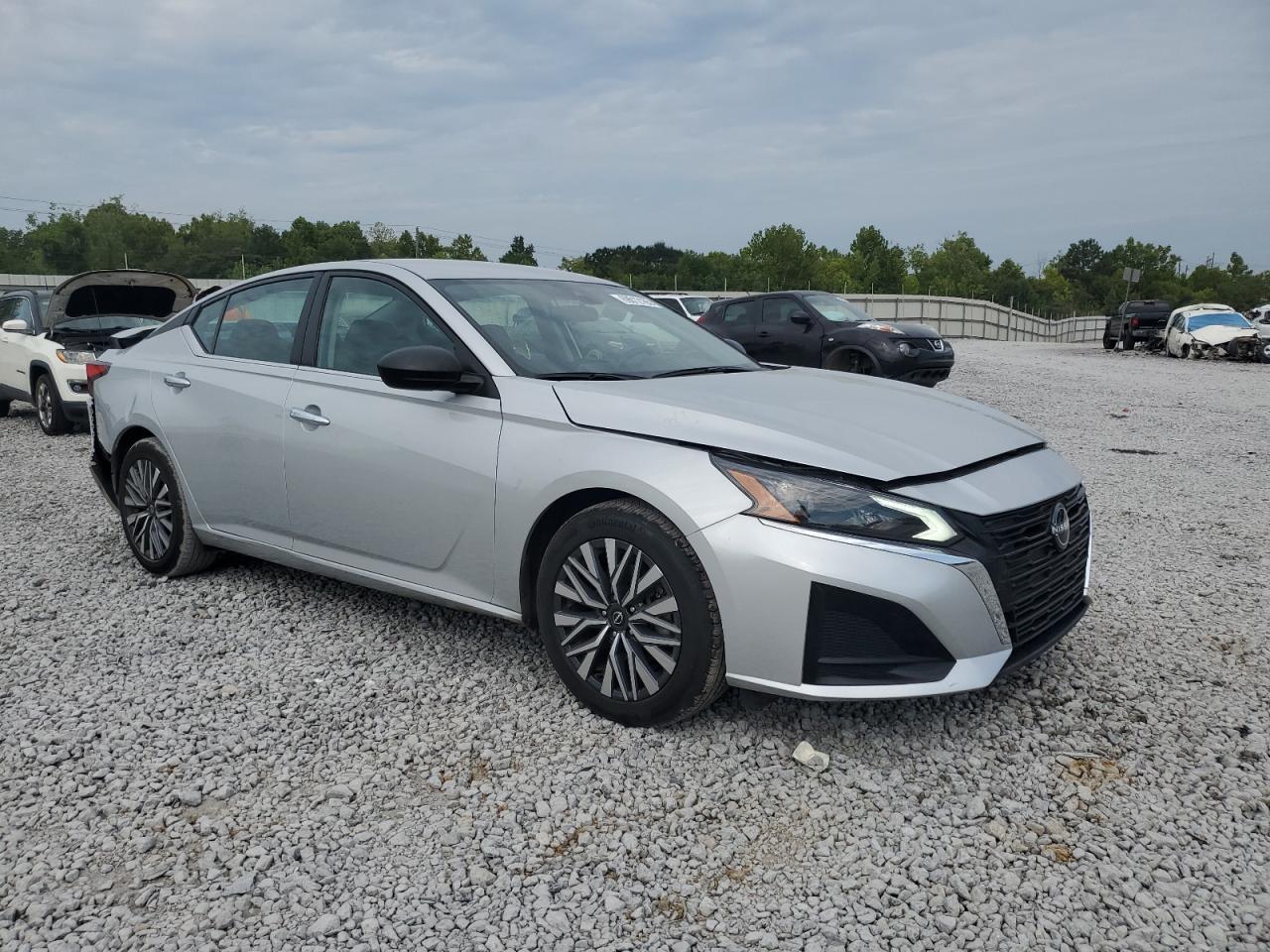 2024 Nissan Altima Sv - Image 4
