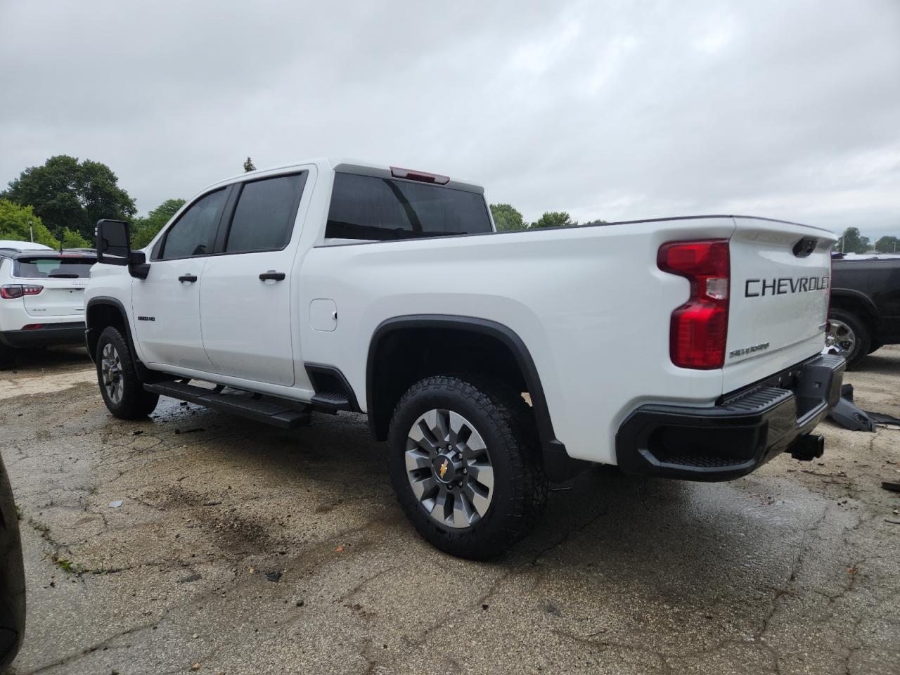 2024 Chevrolet Silverado K2500 Custom - Фото 2