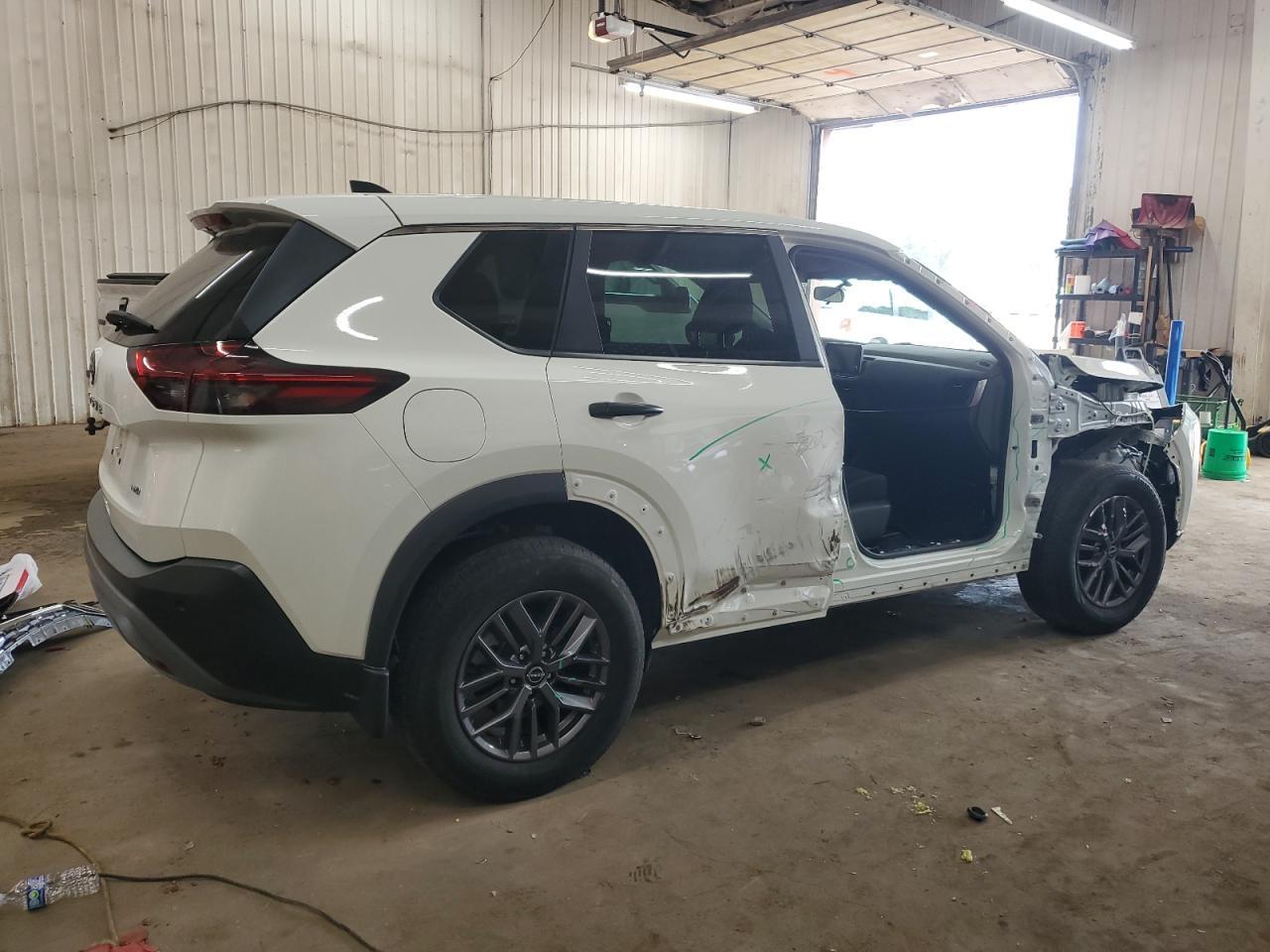 2023 Nissan Rogue S - Image 3