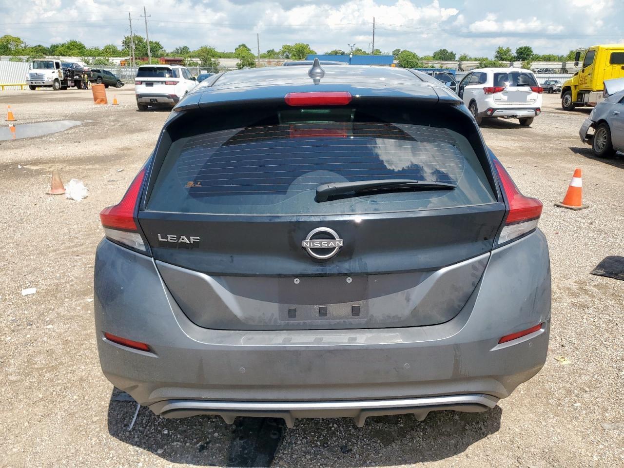 2025 Nissan Leaf S - Image 6