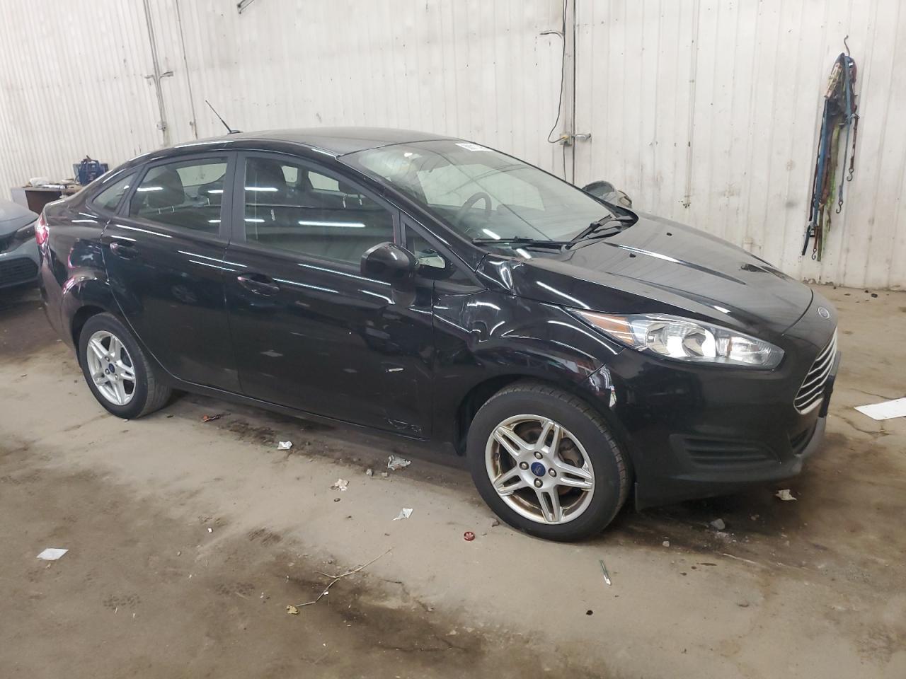 2019 Ford Fiesta Se - Фото 4