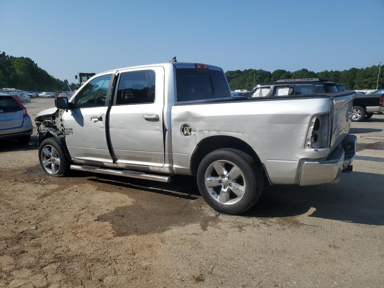 2019 Ram 1500 Classic Slt - Фото 2