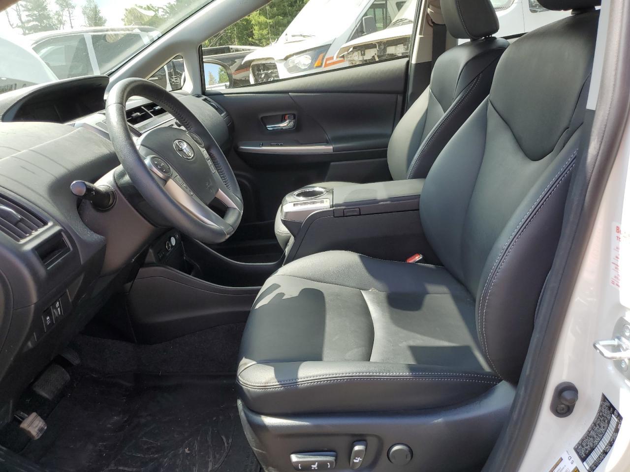2017 Toyota Prius V - Image 7