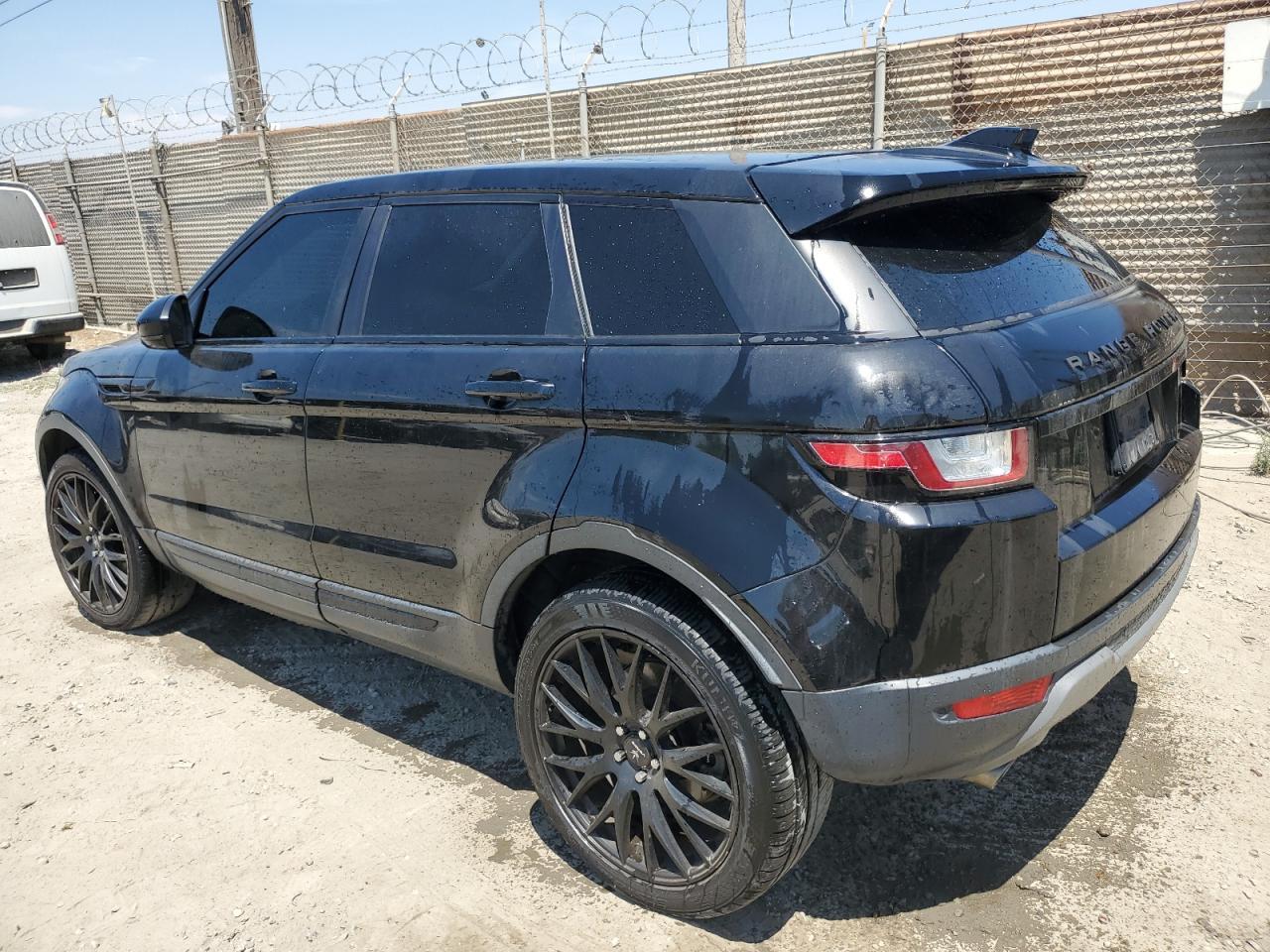 2019 Land Rover Range Rover Evoque Se - Фото 2