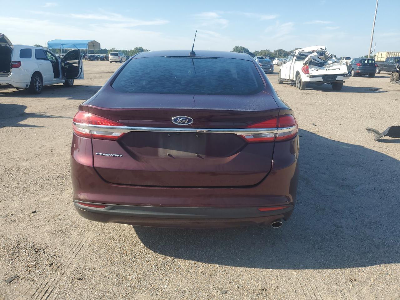 2017 Ford Fusion S - Фото 6