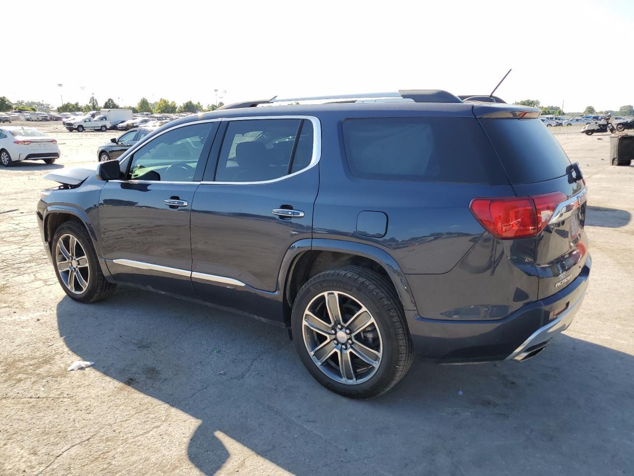 2019 GMC Acadia Denali - Фото 2