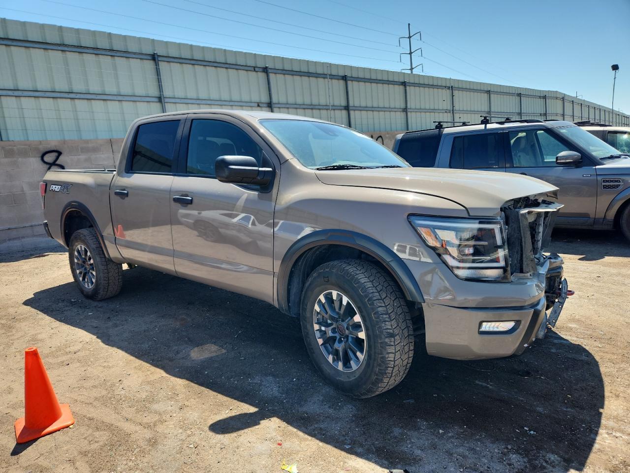 2024 Nissan Titan Pro-4X - Фото 4