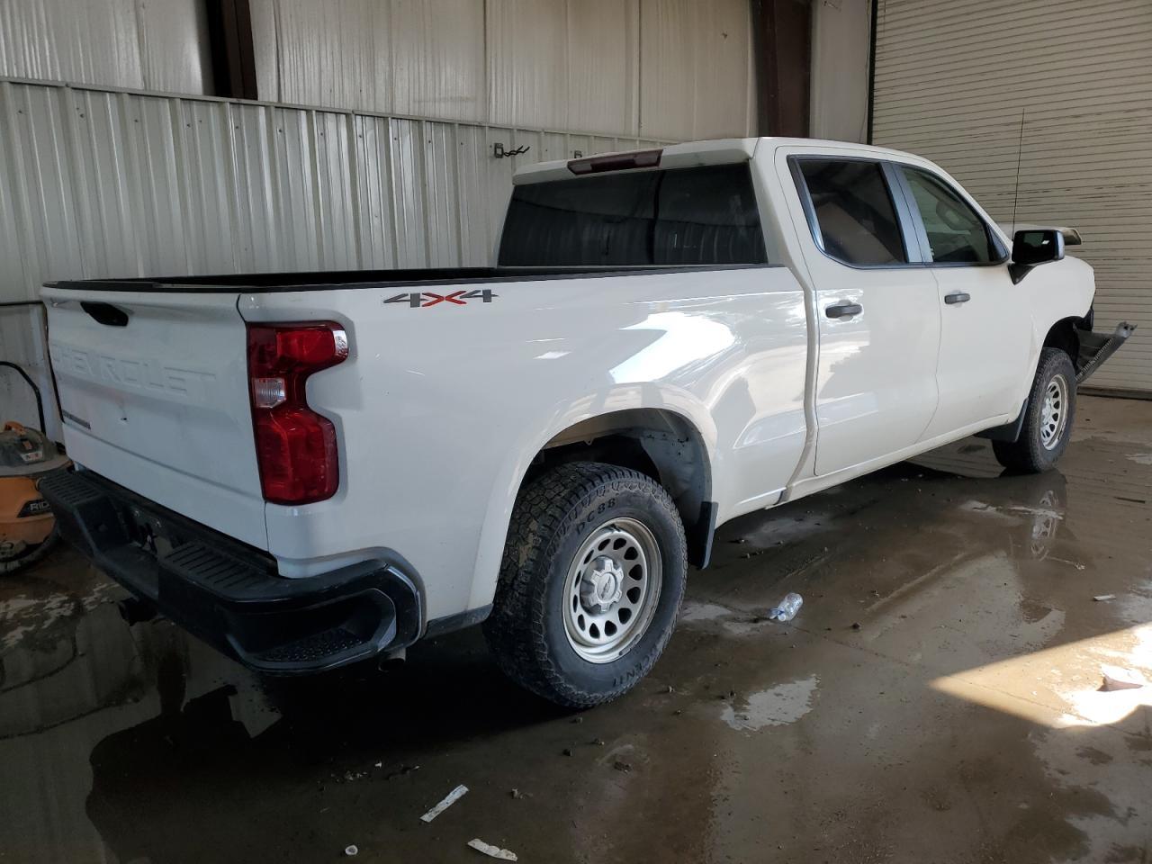 2020 Chevrolet Silverado K1500 - Image 3