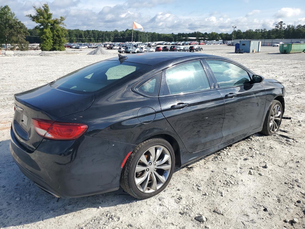 2015 Chrysler 200 S - Image 3