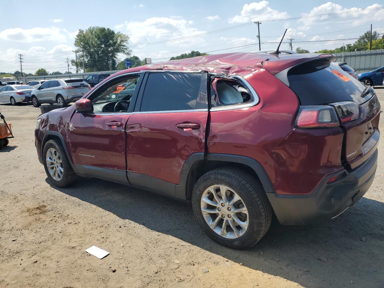 2019 Jeep Cherokee Latitude - Image 2
