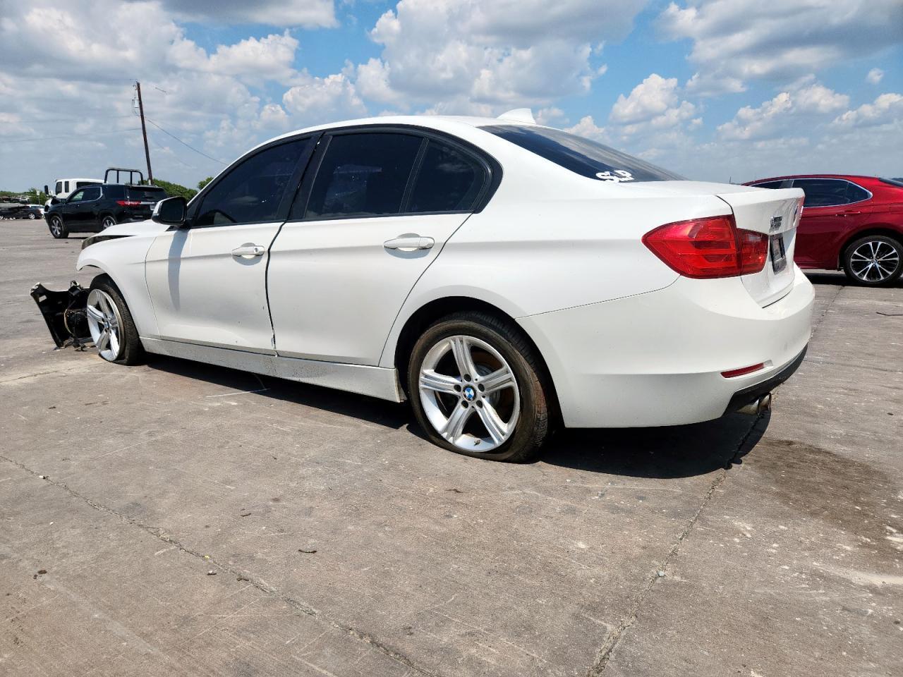2014 BMW 328 Xi Sulev - Image 2