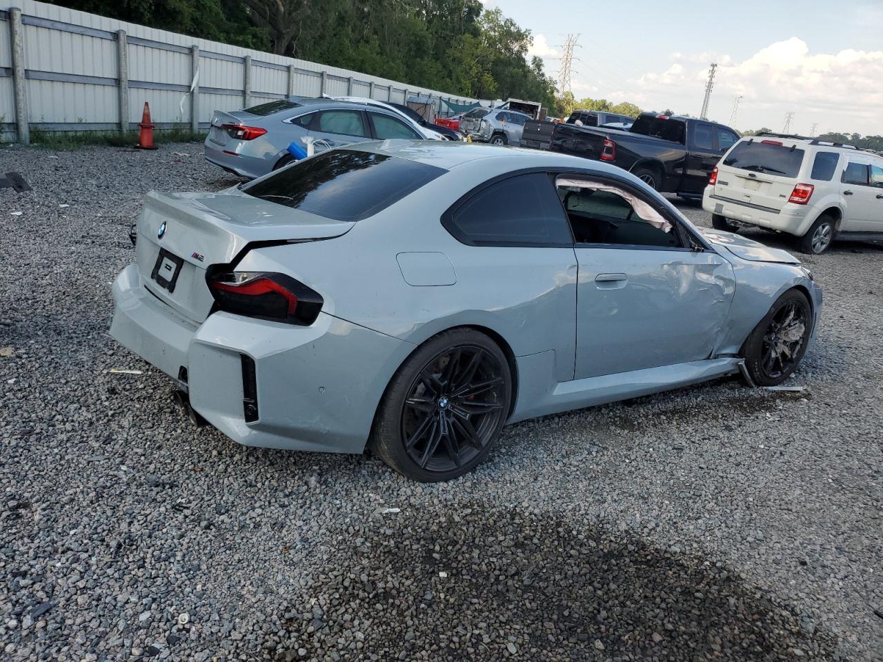 2025 BMW M2 - Фото 3