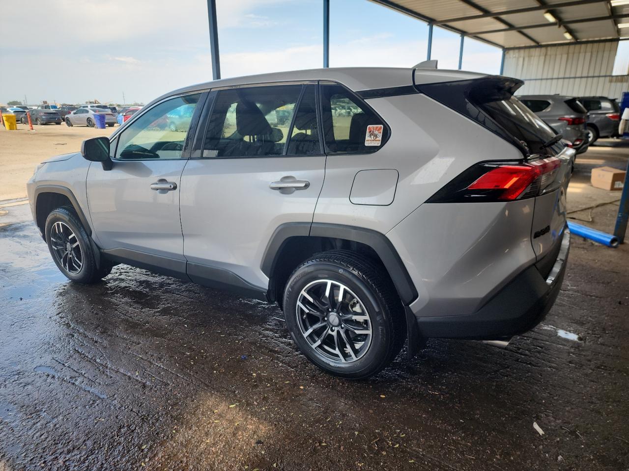 2022 Toyota Rav4 Le - Фото 2