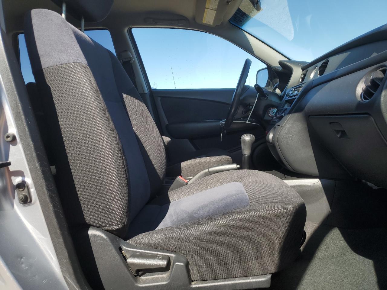 2004 Mitsubishi Outlander Ls - Image 7