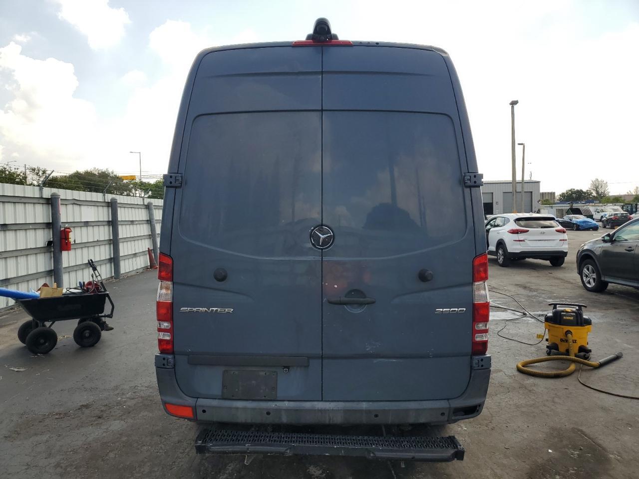 2018 Mercedes-Benz Sprinter 2500 - Image 6