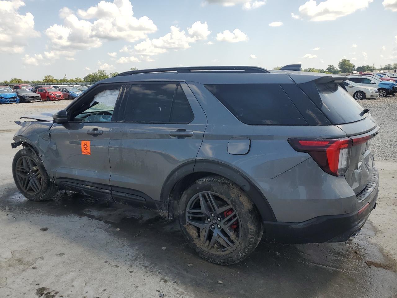 2025 Ford Explorer St - Фото 2