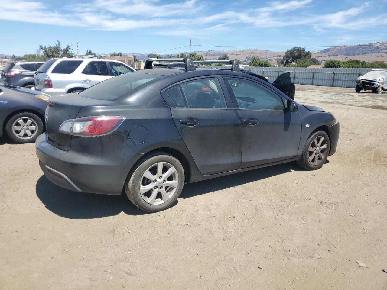 2010 Mazda 3 I - Image 3