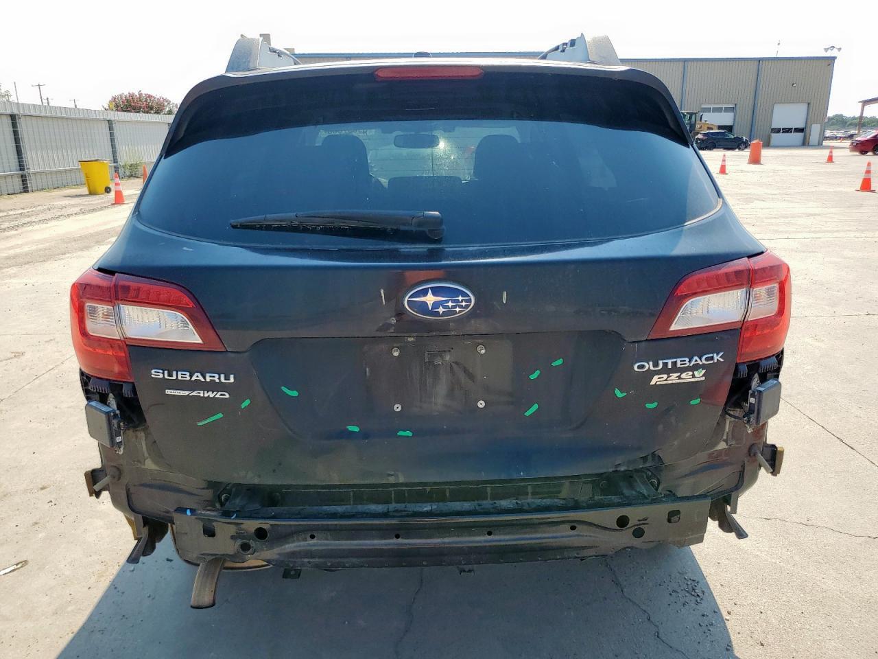 2015 Subaru Outback 2.5I Premium - Image 6