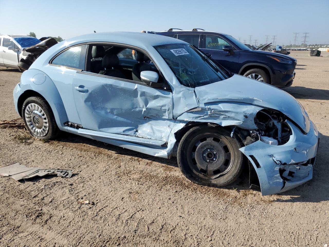 2013 Volkswagen Beetle - Фото 4