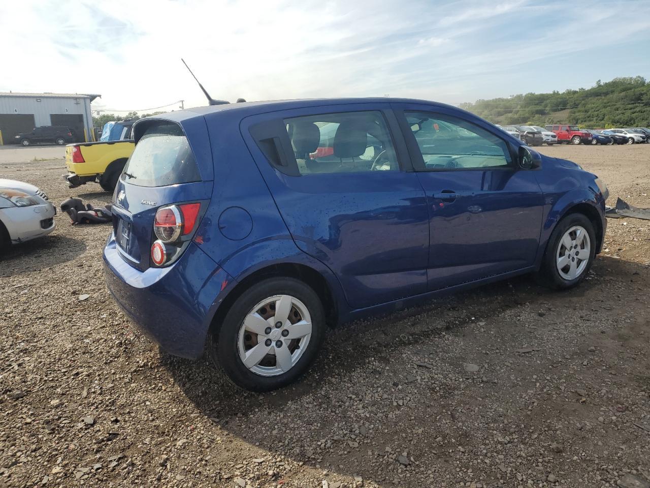2014 Chevrolet Sonic Ls - Фото 3