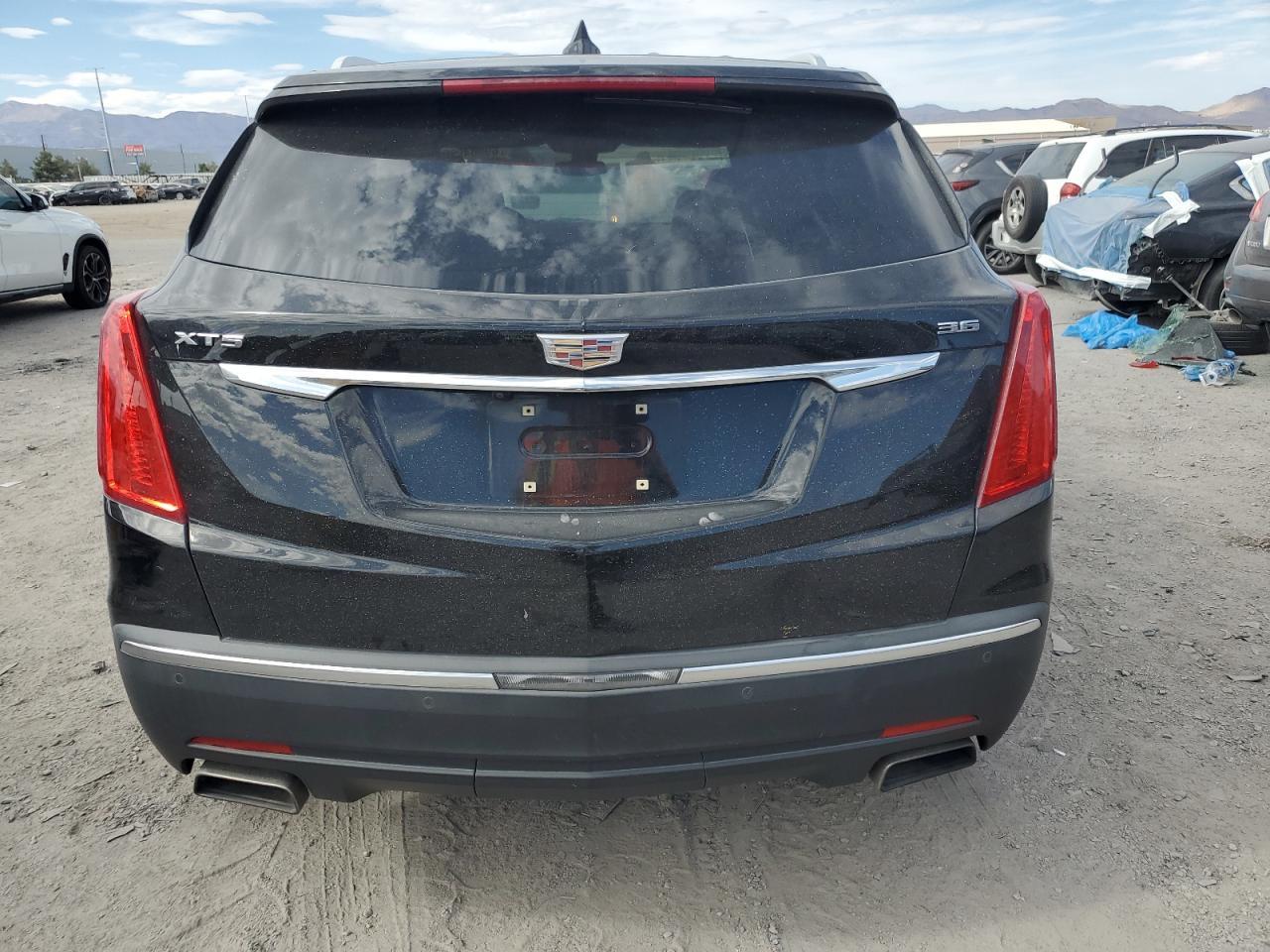 2017 Cadillac Xt5 Luxury - Image 6