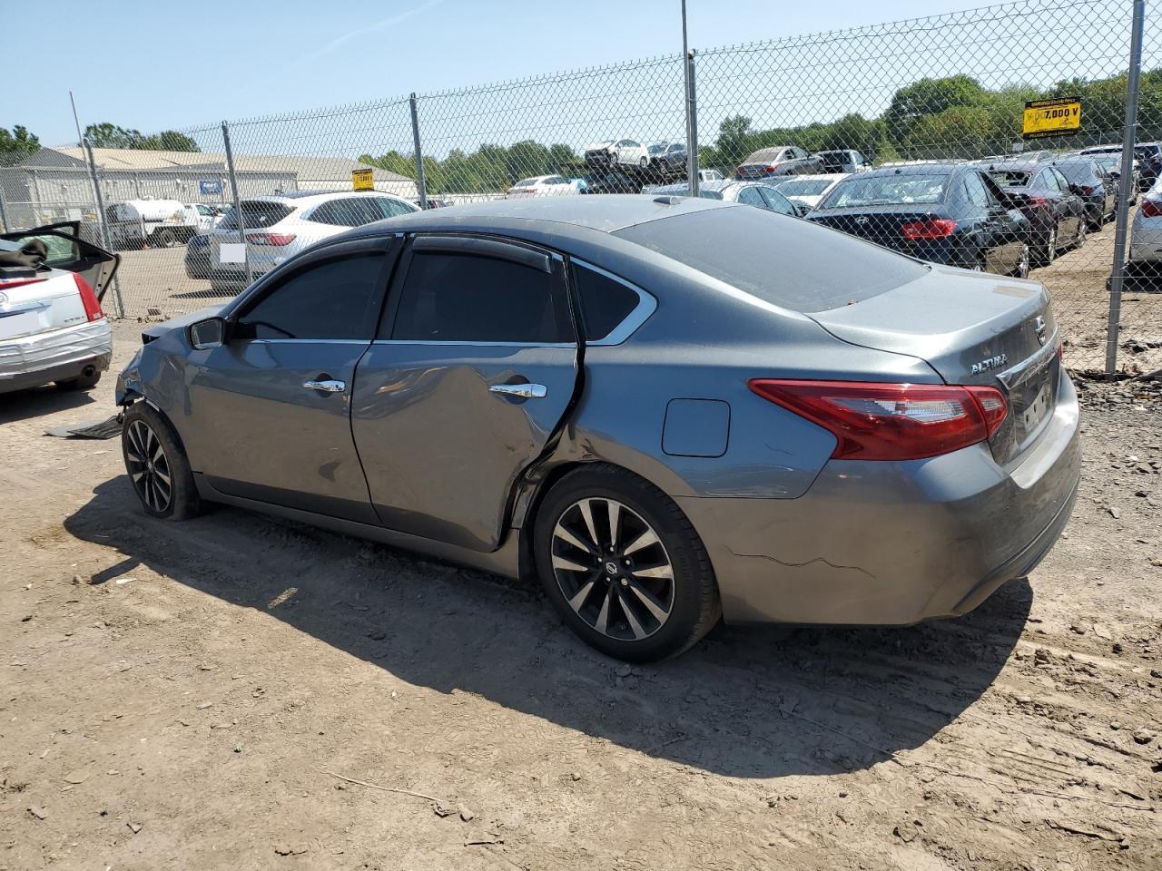 2018 Nissan Altima 2.5 - Фото 2