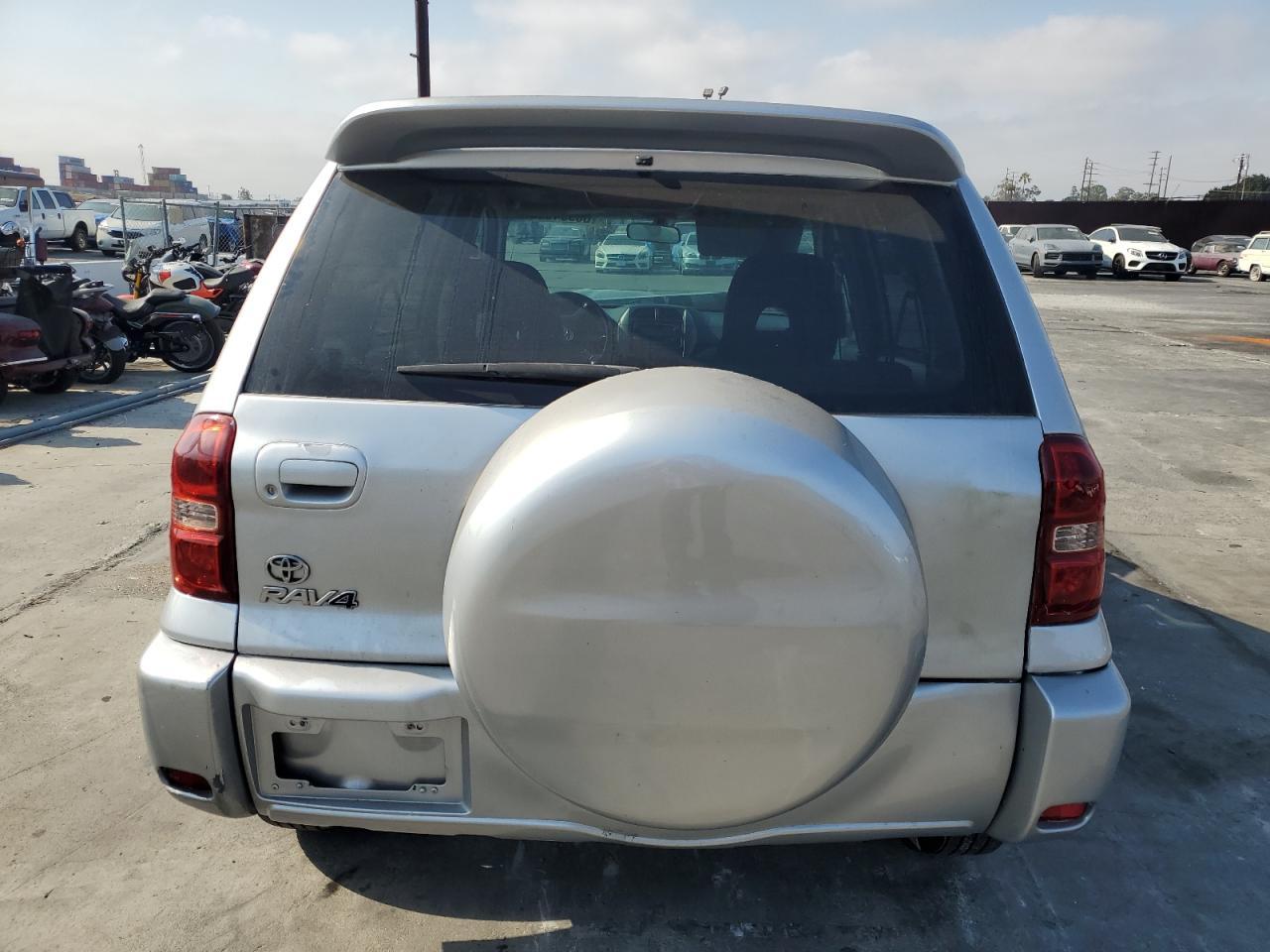 2005 Toyota Rav4 - Image 6