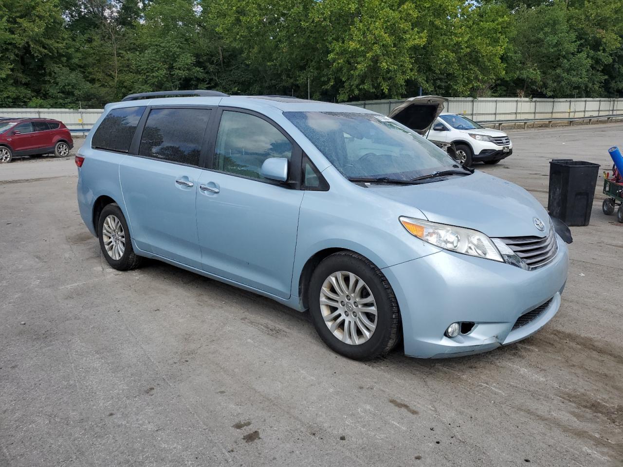 2016 Toyota Sienna Xle - Фото 4