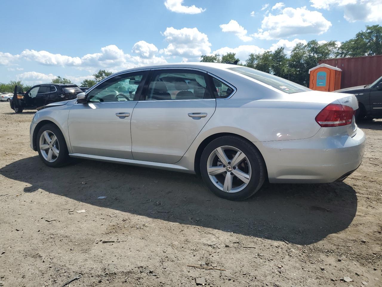 2013 Volkswagen Passat Se - Фото 2