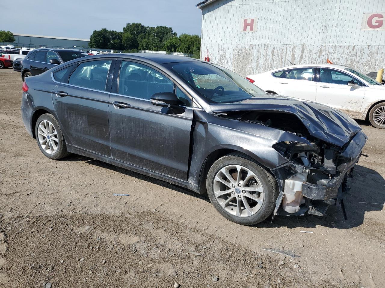 2020 Ford Fusion Se - Фото 4