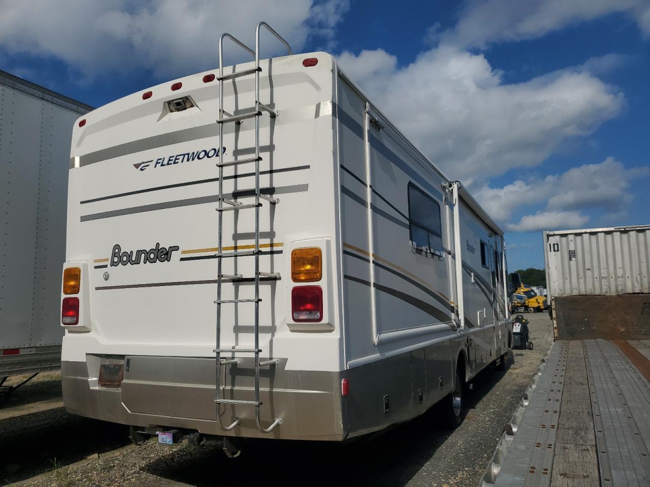 2005 Ford F550 Super Duty Stripped Chassis - Фото 4