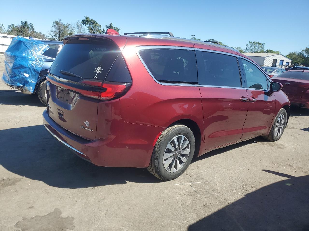 2021 Chrysler Pacifica Hybrid Touring L - Фото 3