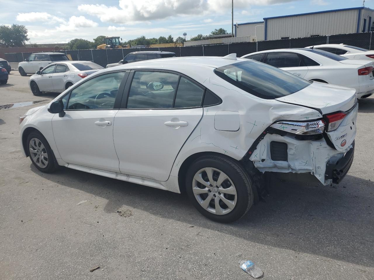 2025 Toyota Corolla Le - Фото 2